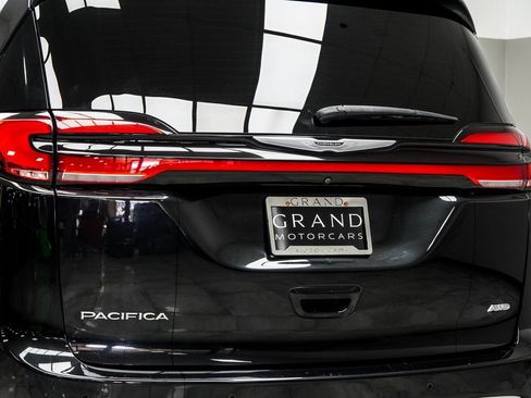 Used 2022 Chrysler Pacifica Pinnacle image 13