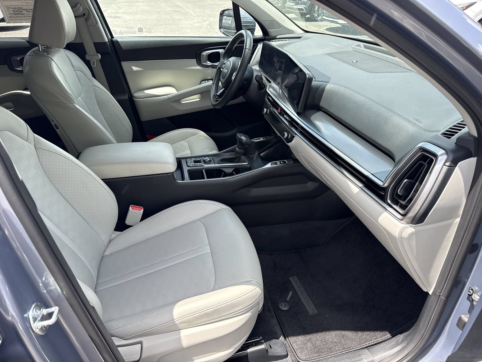Used 2024 Kia Sorento S FWD image 36