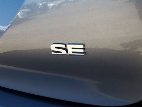 Used 2024 Mitsubishi Outlander SE image 6