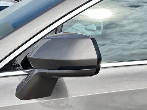 Used 2024 Cadillac XT4 Premium Luxury image 49