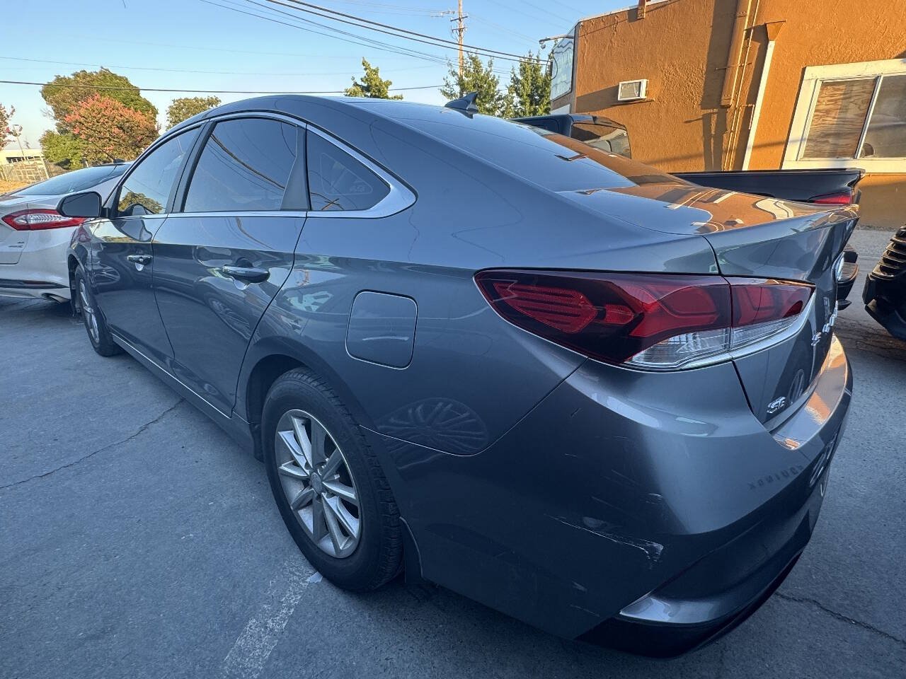Used 2018 Hyundai Sonata SE FWD image 2