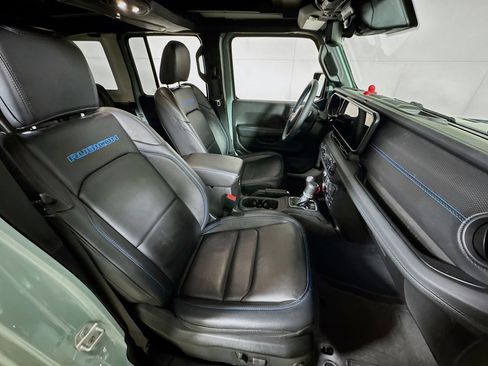 Used 2024 Jeep Wrangler Unlimited Rubicon 4xe AWD/4WD image 25