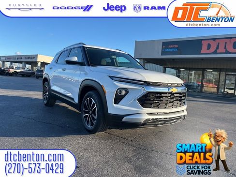 Used 2025 Chevrolet TrailBlazer LT image 1