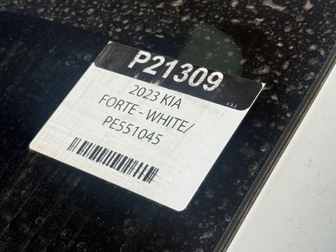 Used 2023 Kia Forte LXS w/ LXS Technology Package image 7