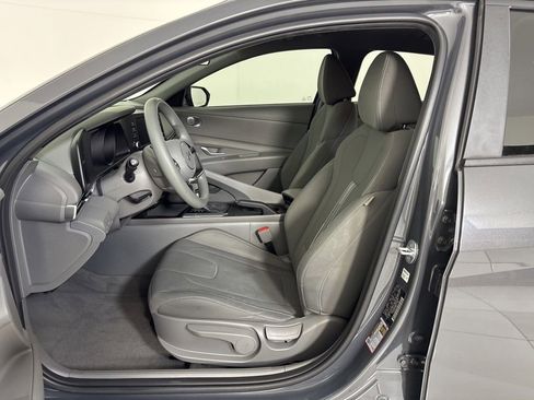 Used 2023 Hyundai Elantra SEL w/ Preferred Accessory Package image 14