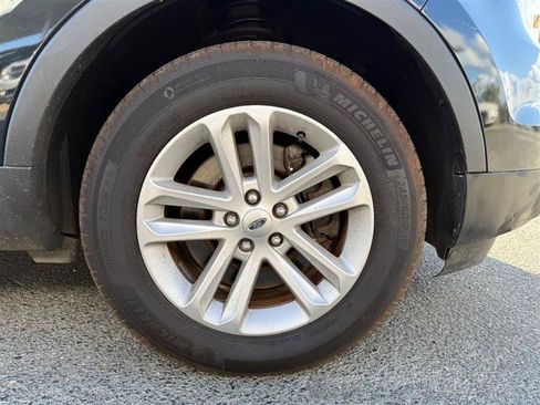 Used 2014 Ford Explorer XLT w/ Equipment Group 202A AWD/4WD image 11