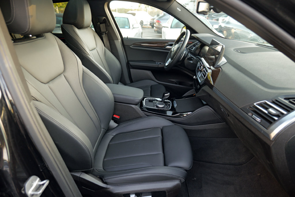 Used 2023 BMW X4 xDrive30i w/ Premium Package AWD/4WD image 33