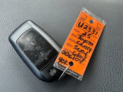 Used 2025 Toyota Camry Hybrid FWD image 16