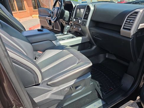Used 2018 Ford F150 Platinum w/ Equipment Group 701A Luxury AWD/4WD image 31