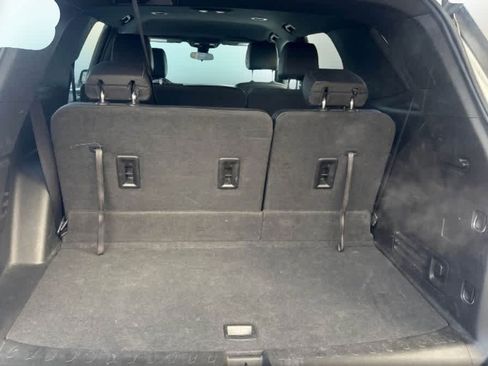 Used 2023 Chevrolet Traverse LT image 4