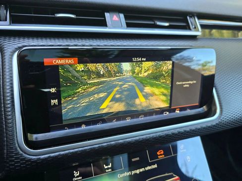 Used 2018 Land Rover Range Rover Velar S image 20