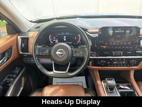 Used 2024 Nissan Pathfinder Platinum FWD image 17
