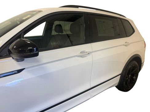 Certified 2023 Volkswagen Tiguan SE R-Line AWD/4WD image 7
