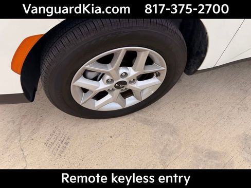 Certified 2025 Kia Soul LX image 8