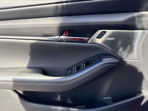 Used 2019 MAZDA MAZDA3 Sedan image 16