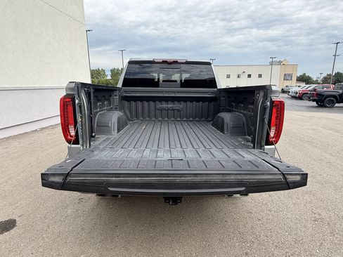 Used 2024 GMC Sierra 1500 AT4 w/ Technology Package AWD/4WD image 20