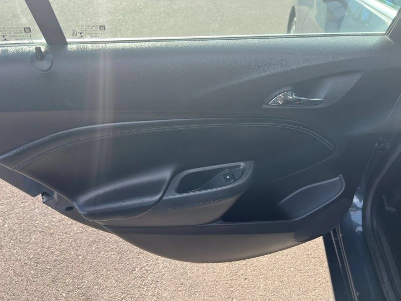 Used 2017 Chevrolet Cruze Premier FWD image 19