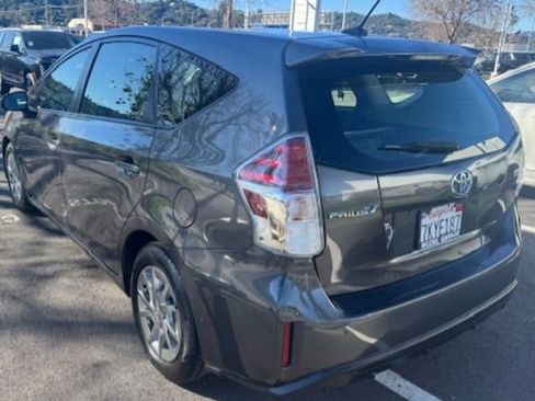 Used 2015 Toyota Prius V Three image 7