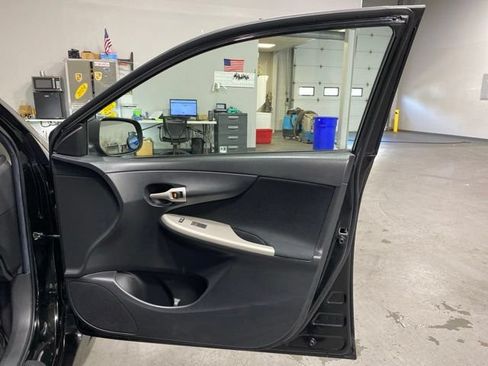 Used 2012 Toyota Corolla S FWD image 26
