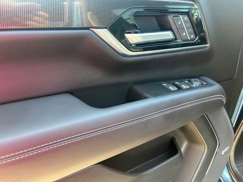 Used 2025 GMC Yukon XL Elevation AWD/4WD image 41