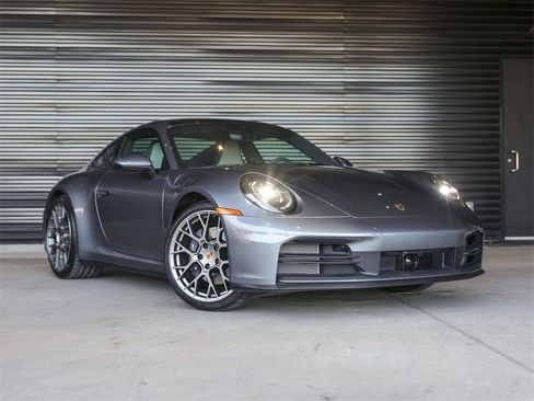 Certified 2025 Porsche 911 Carrera image 9