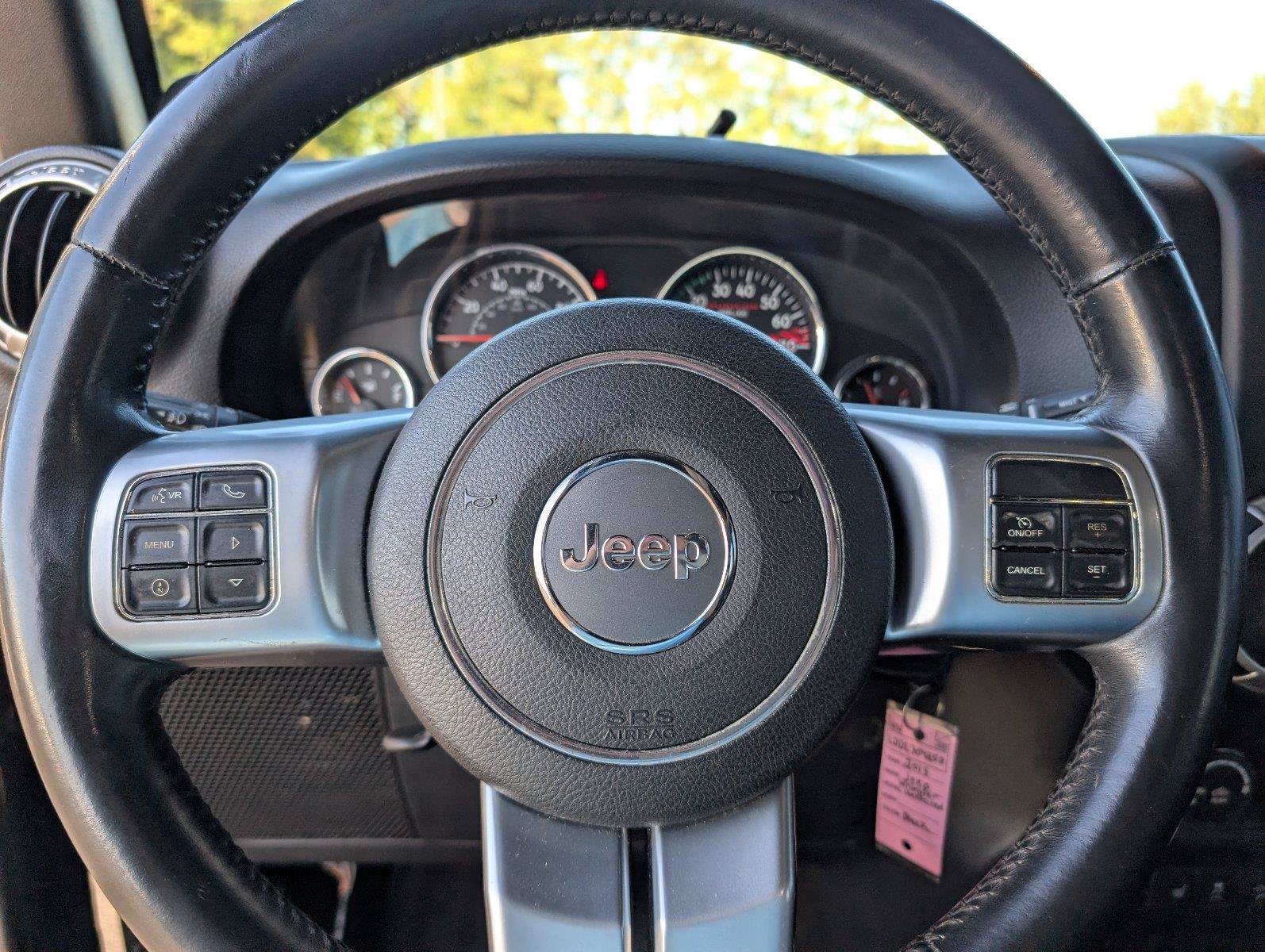 Used 2013 Jeep Wrangler Unlimited Rubicon AWD/4WD image 27