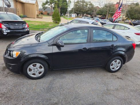 Used 2015 Chevrolet Sonic LS image 4