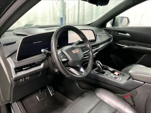 Used 2025 Cadillac XT4 Sport image 8