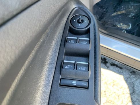 Used 2019 Ford Escape Titanium image 21