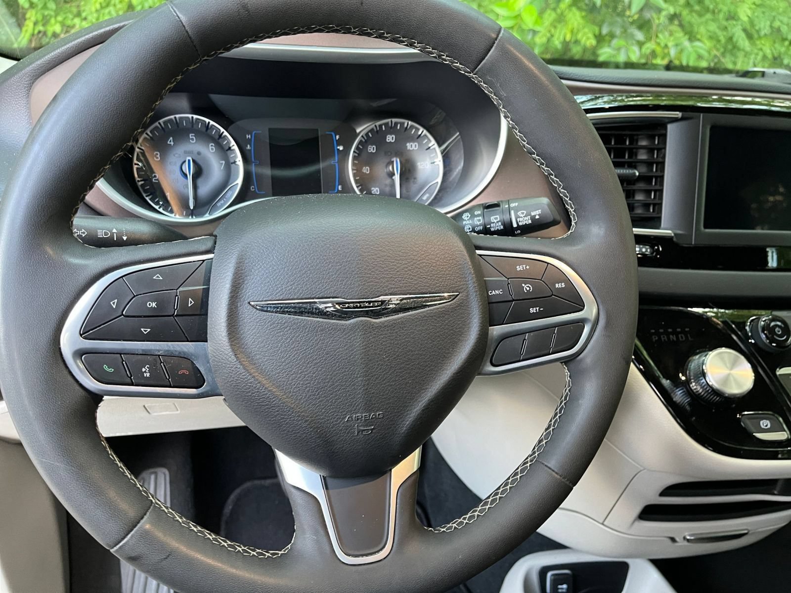 Used 2024 Chrysler Voyager LX FWD image 33
