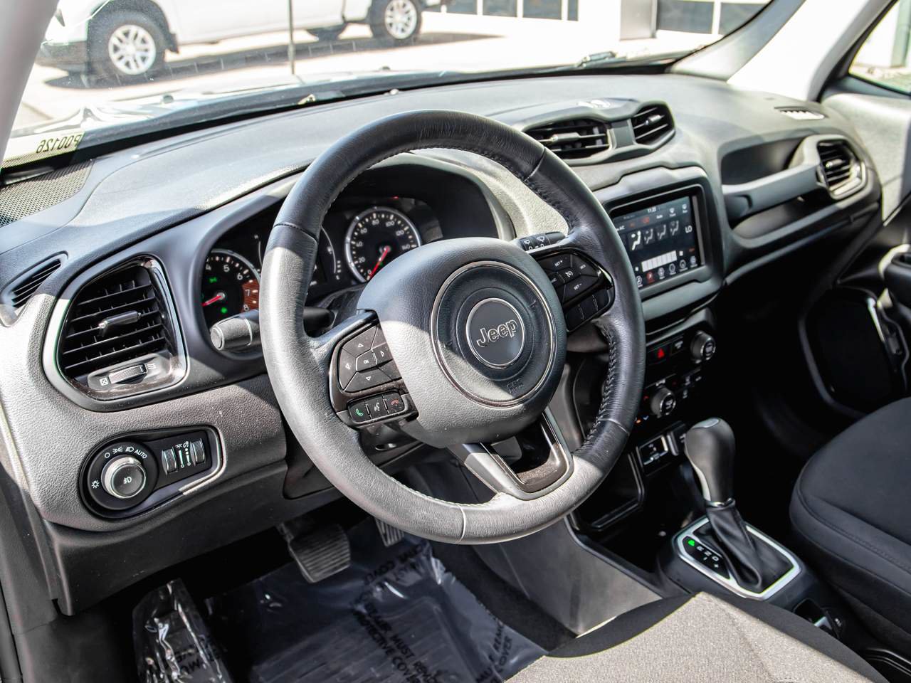 Used 2020 Jeep Renegade Altitude FWD image 8