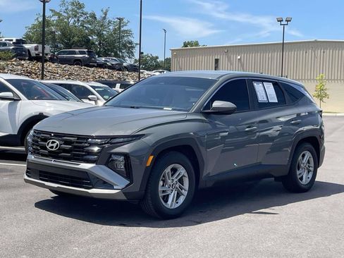 Certified 2025 Hyundai Tucson SE FWD image 7