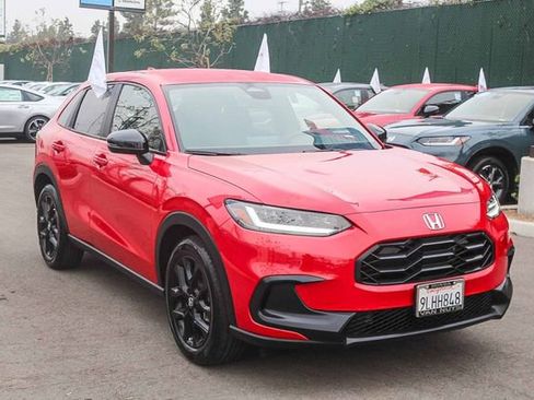 Used 2024 Honda HR-V Sport image 3