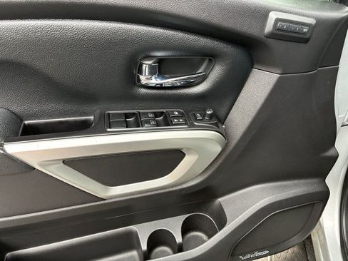 Used 2017 Nissan Titan SL AWD/4WD image 24