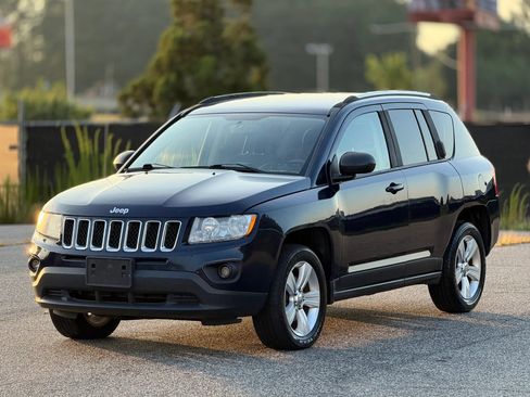 Used 2013 Jeep Compass Latitude AWD/4WD image 6