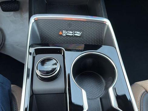 Used 2026 Chevrolet Equinox ACTIV image 25