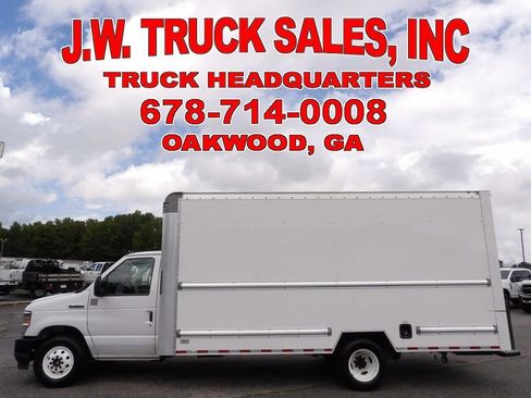 Used 2021 Ford E-350 and Econoline 350 Super Duty image 2