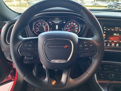 Used 2016 Dodge Challenger R/T image 19