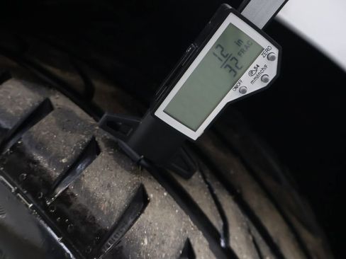 Used 2012 Ford F150 XLT w/ XLT Chrome Pkg image 29