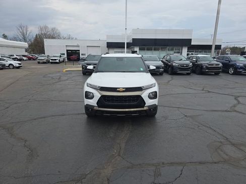 Certified 2023 Chevrolet TrailBlazer ACTIV image 2