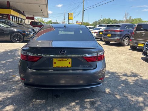 Used 2015 Lexus ES 300h FWD image 7