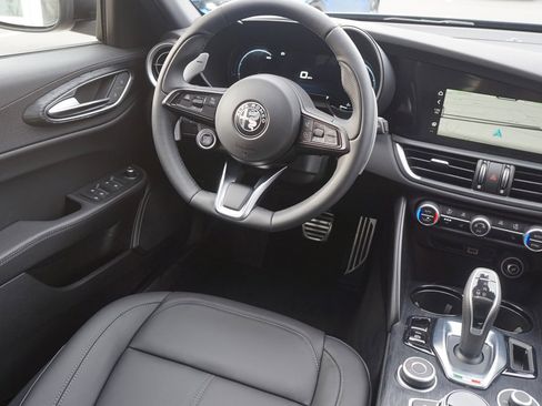 New 2024 Alfa Romeo Giulia Sprint image 28