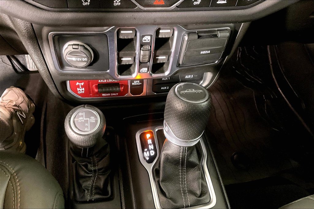 Used 2025 Jeep Gladiator Mojave AWD/4WD image 29