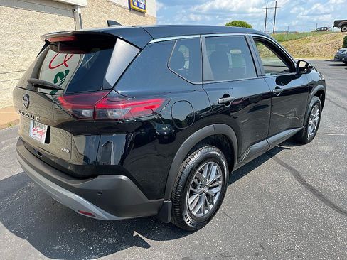 Used 2023 Nissan Rogue S AWD/4WD image 8
