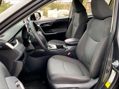 Used 2024 Toyota RAV4 XLE image 7