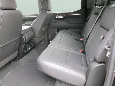 Used 2026 GMC Sierra 1500 SLT AWD/4WD image 9