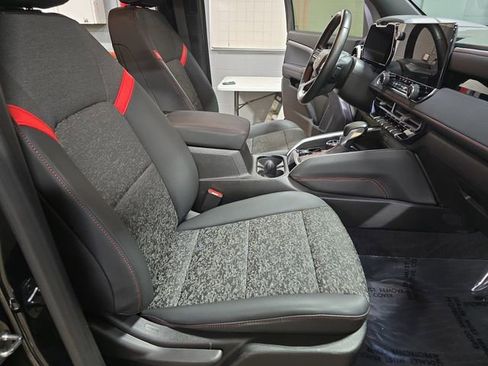 Used 2023 Chevrolet Colorado Z71 w/ Z71 Convenience Package 2 image 13