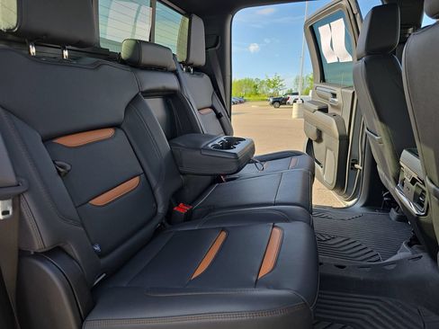 Used 2024 GMC Sierra 2500 AT4 w/ Technology Package AWD/4WD image 11