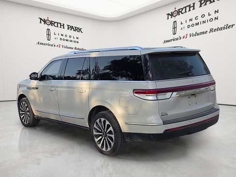 Used 2024 Lincoln Navigator L Reserve AWD/4WD image 3