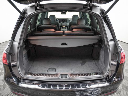 New 2026 Mercedes-Benz GLS 580 4MATIC image 8